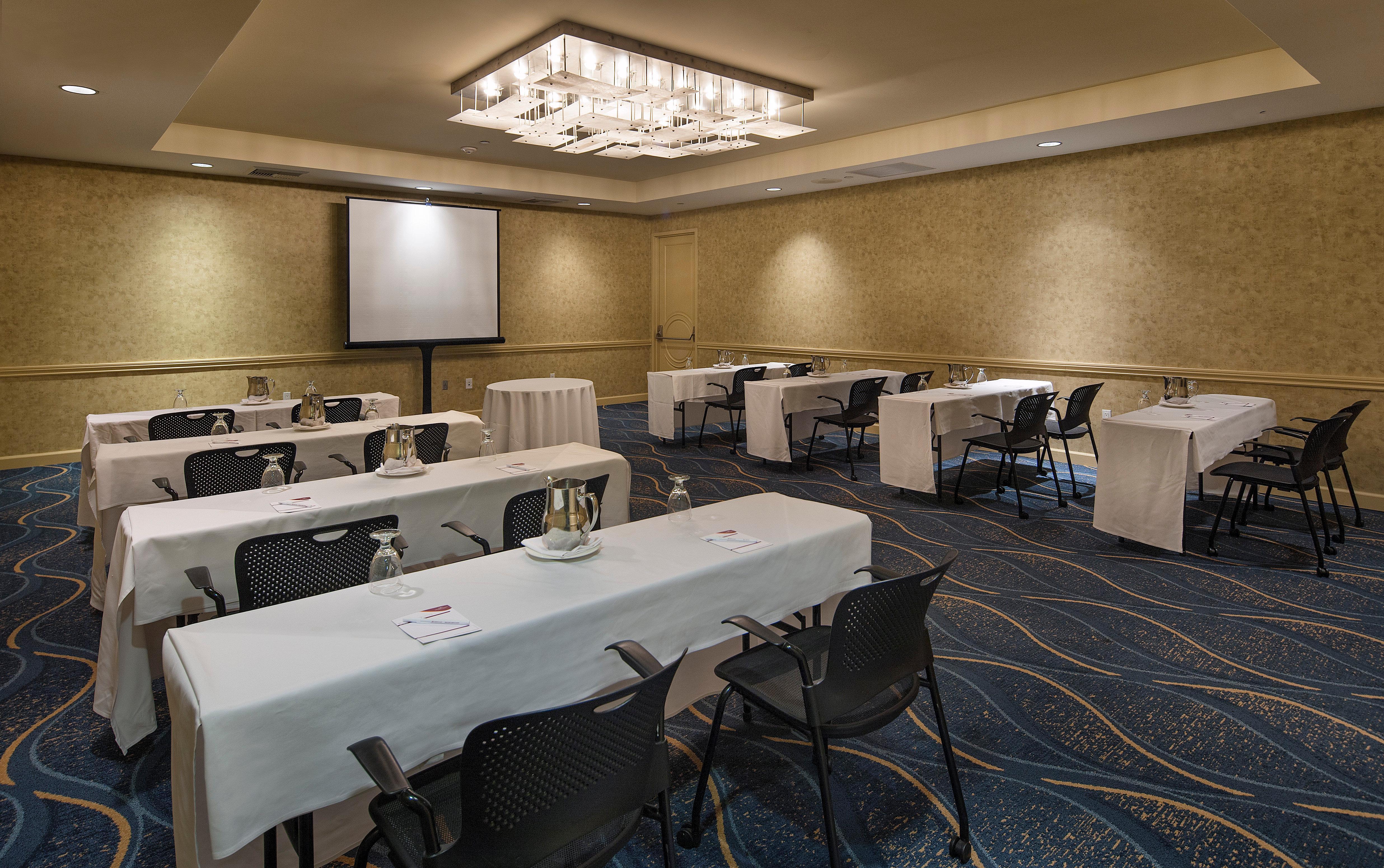Crowne Plaza Ventura Beach By Ihg Экстерьер фото