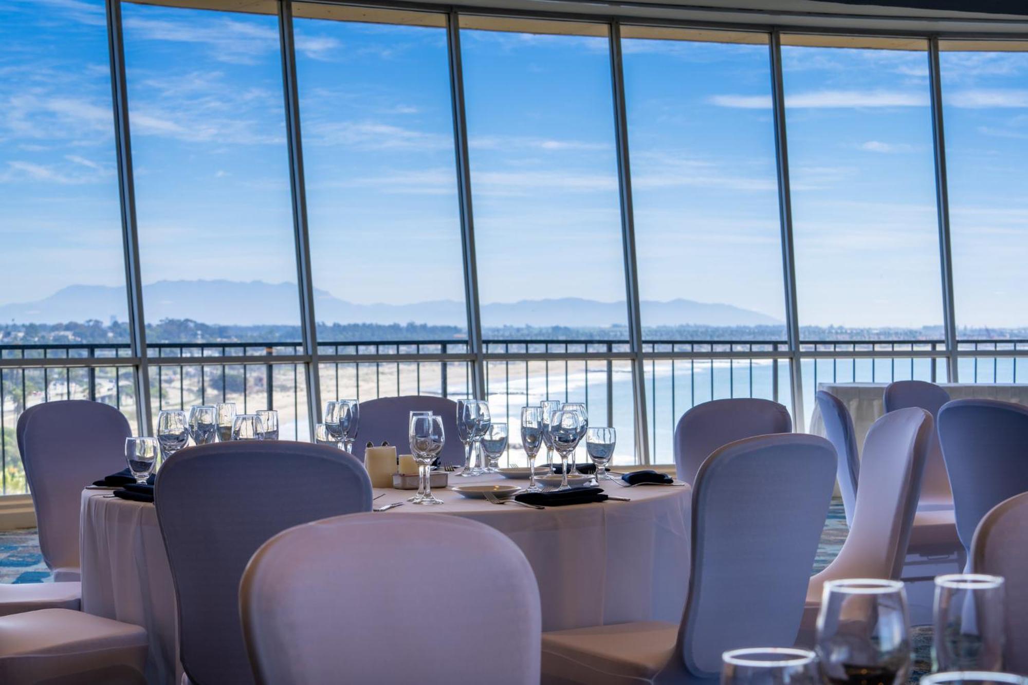 Crowne Plaza Ventura Beach By Ihg Экстерьер фото